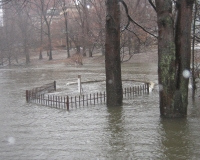 thumbs_flood-gage-in-the-muddy-river-in-march-of-2010-u-s-army-corps-of-engineers-photo